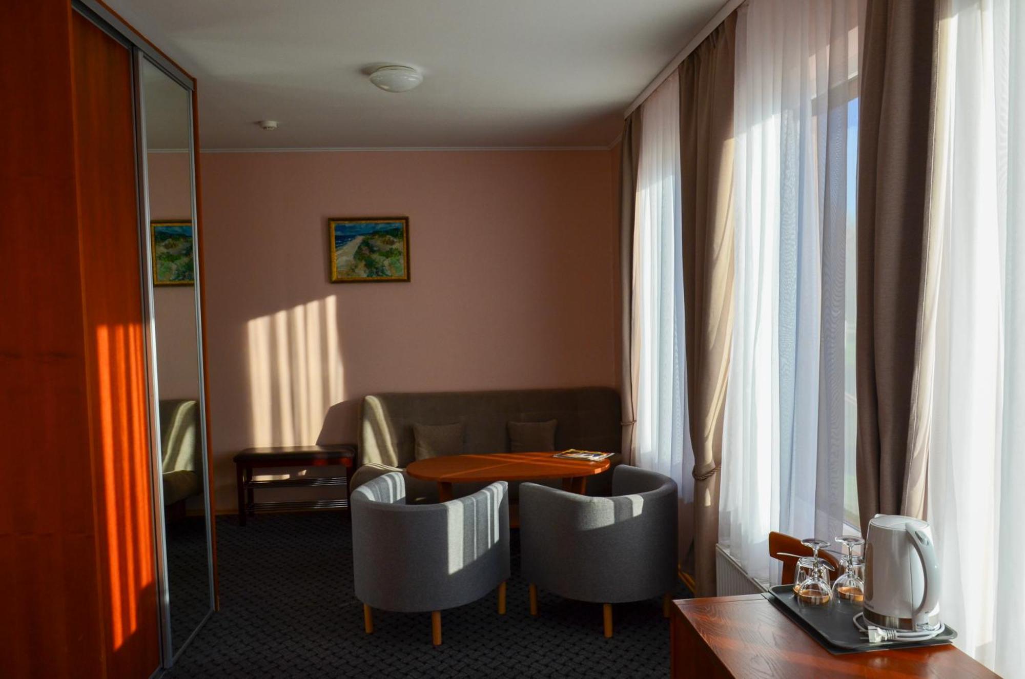 Viesbutis Ventaine Hotel Ventė Екстериор снимка